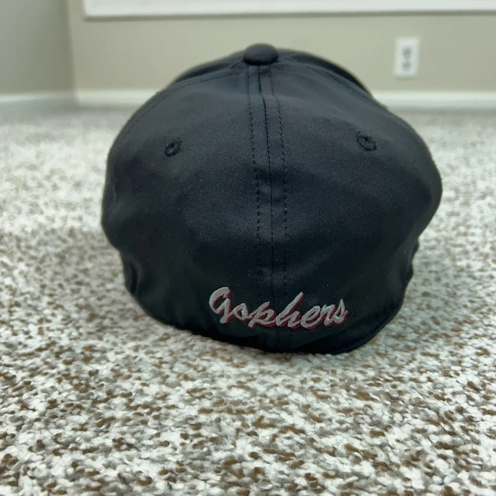 Minnesota Golden Gophers Hat Cap Fitted Flex One Size Black‎ College Sports NCAA